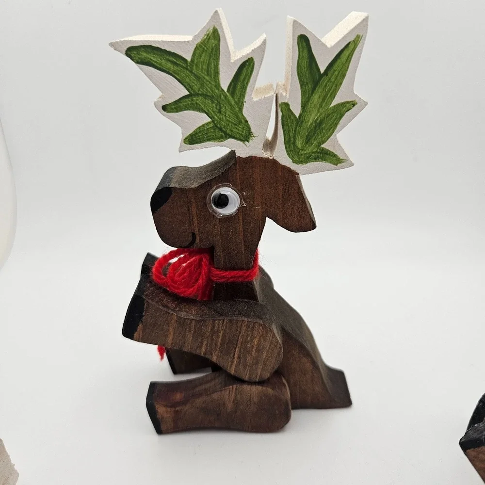 Vintage Wooden Reindeer Christmas Figurines Set of 4‎ Hand Painted Folk Art